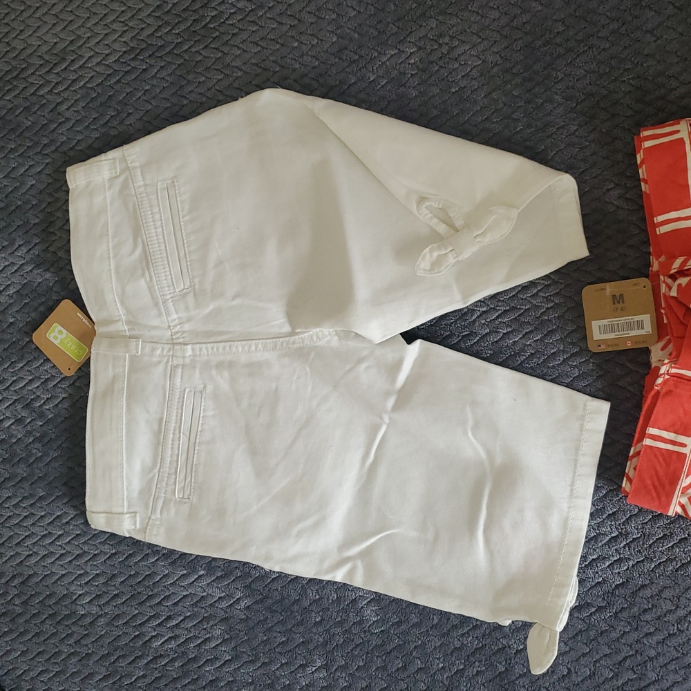Girls White Shorts and Red Skirt Set - Picture 3 of 5